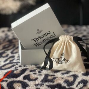 still in the box, contact me to discuss the price or see the matching bracelet